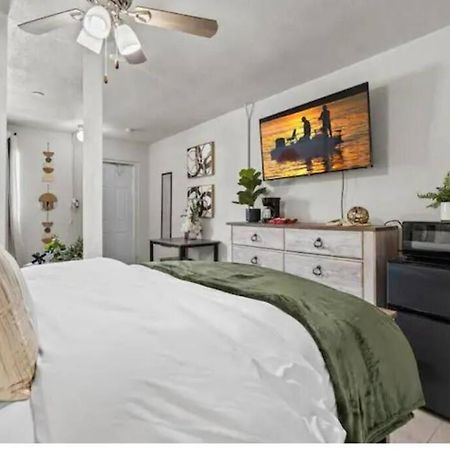 Inviting Oasis - Cozy, Spotless, And Comfortable Room Pahokee المظهر الخارجي الصورة